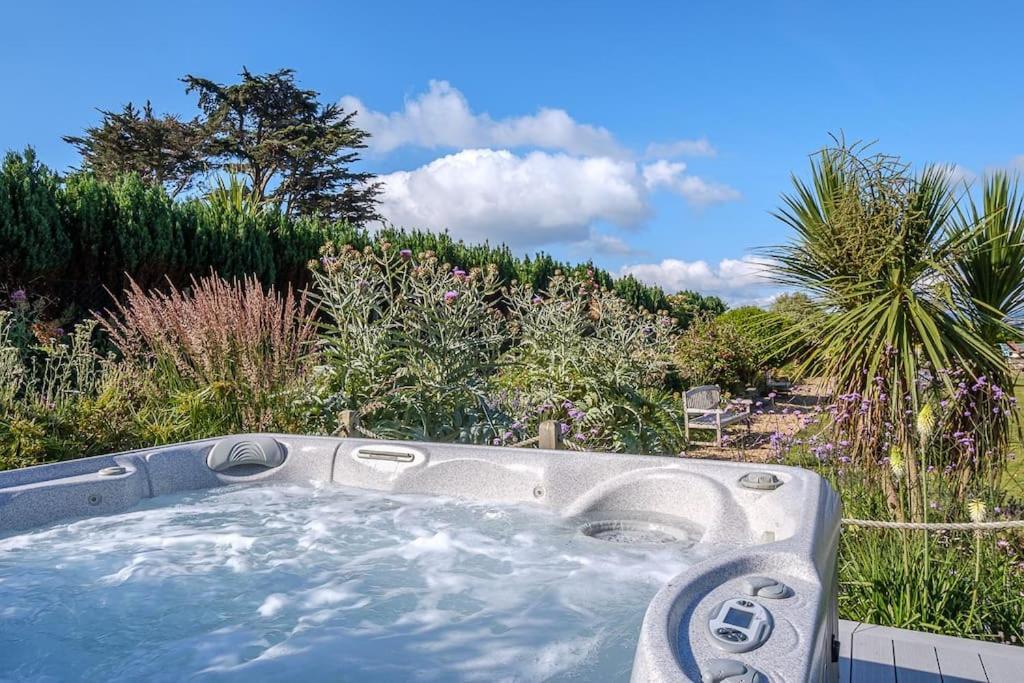 The Beach House-Devon- On The Beach- Sleeps 20 Villa เอกซ์มัธ ภายนอก รูปภาพ